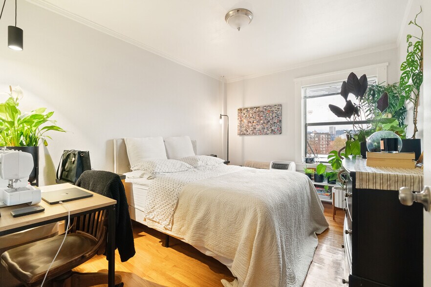 More Photos Of , Portland Multifamily For Sale