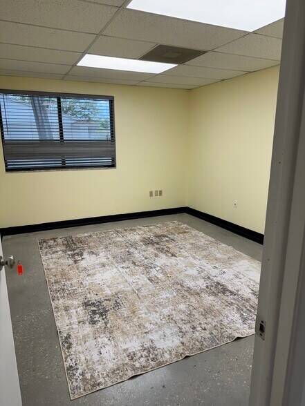 More Photos Of 621 Lakeview Rd, Clearwater Coworking Space