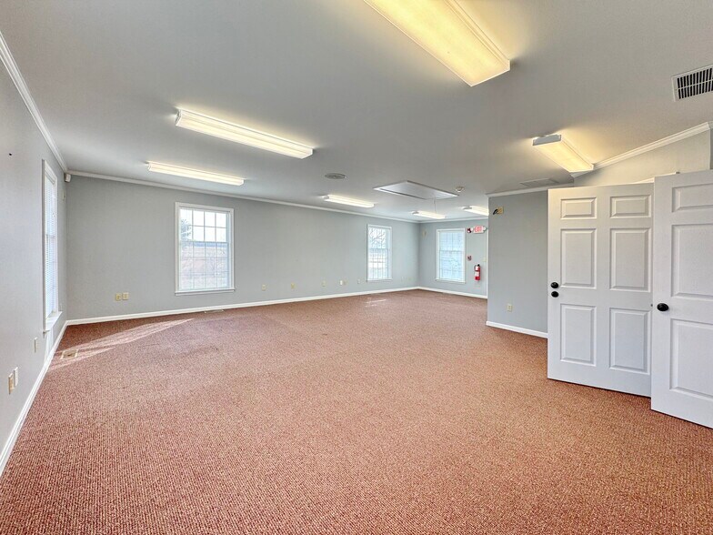 More Photos Of 18119 N Sussex Hwy, Bridgeville Office For Sale