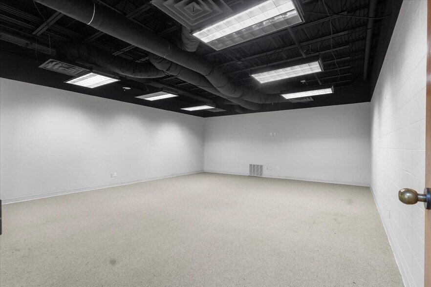 More Photos Of 9846 State Highway 31 E, Tyler Medical For Sale