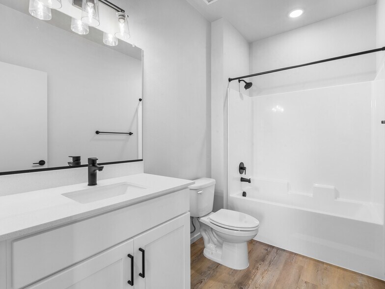 More Photos Of 4202 NE Morrow Rd, Vancouver Apartments For Sale