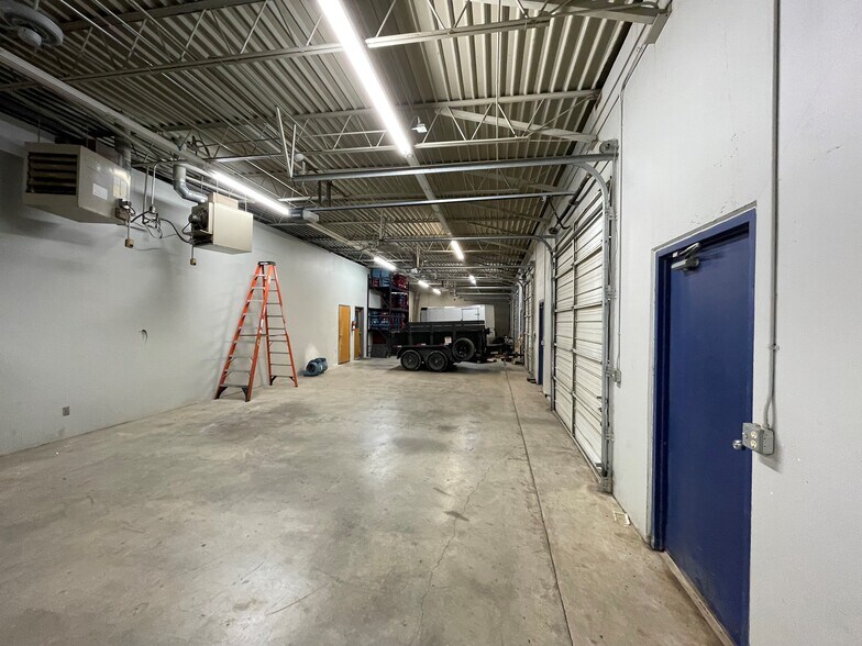 More Photos Of 2001 Skyline Dr, Sherman Light Distribution For Lease