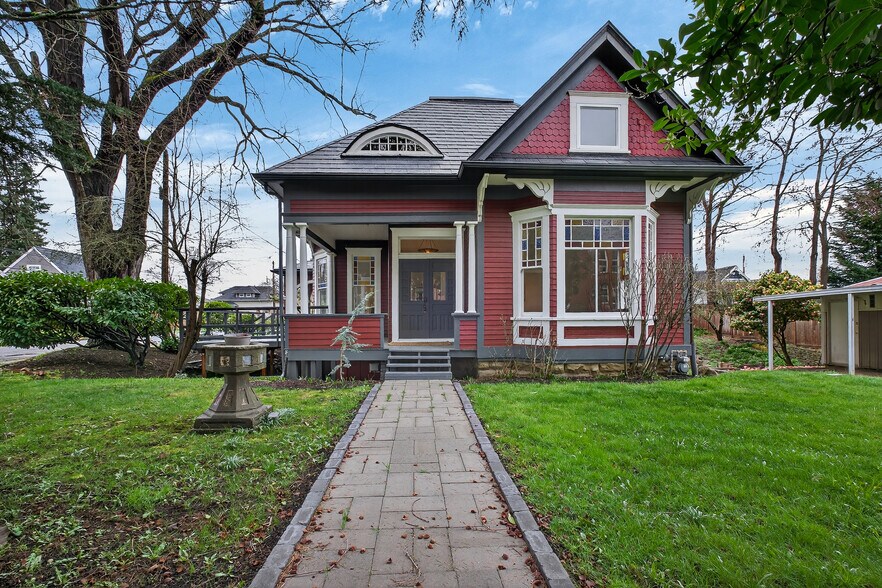 More Photos Of 1310 Ellsworth St, Bellingham Multifamily For Sale