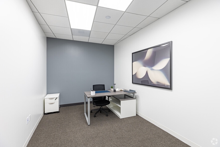 More Photos Of 12544 High Bluff Dr, San Diego Coworking Space