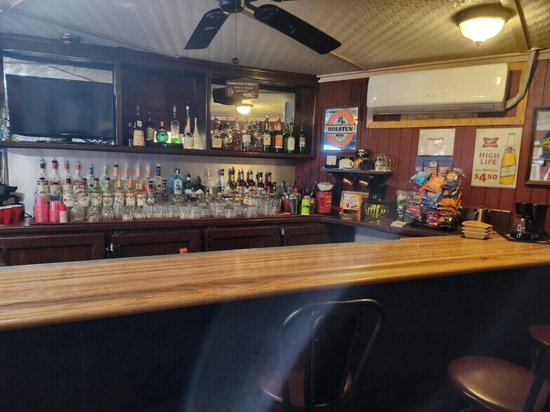 More Photos Of 12347 Palm Dr, Desert Hot Springs Bar For Sale