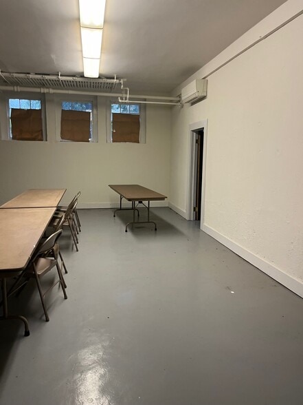 More Photos Of 21300 Chesterfield Ave, South Chesterfield Specialty For Sale