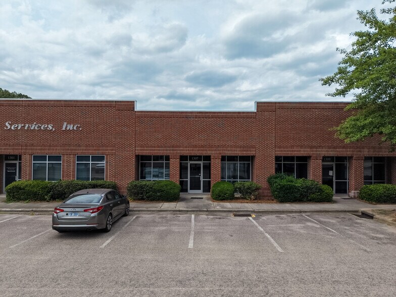 More Photos Of 1301-1317 Copeland Oak Dr, Morrisville Warehouse For Sale