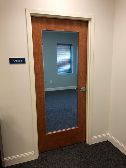 More Photos Of 8761 Virginia Meadows Dr, Manassas Warehouse For Lease