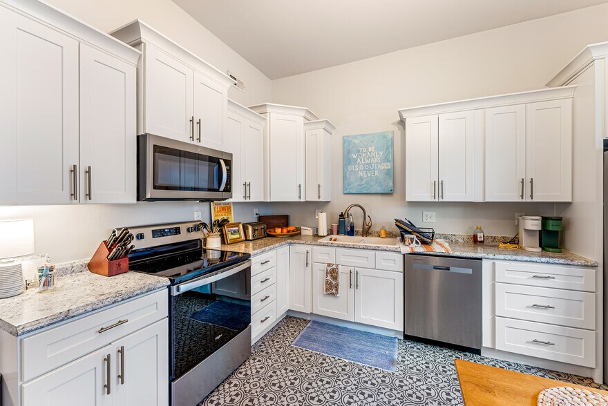 More Photos Of 1415 Highland Ave, Knoxville Multifamily For Sale