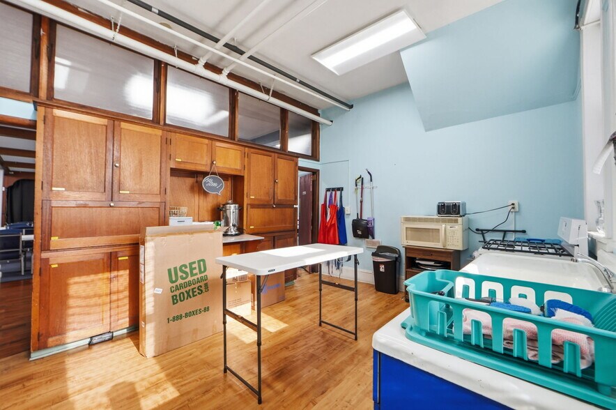 More Photos Of 401-407 N Patterson Park Ave, Baltimore Religious Facility For Sale