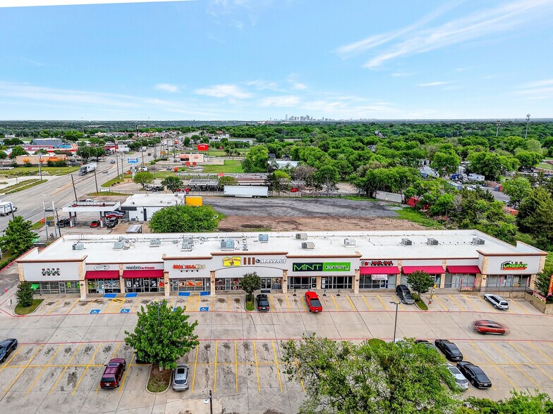 More Photos Of 8702 S Lancaster Rd, Dallas Freestanding For Sale