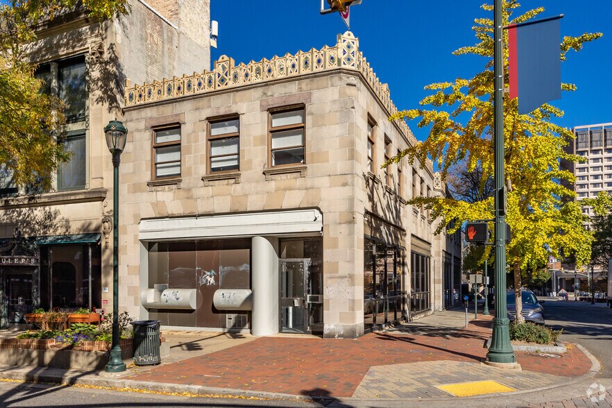 More Photos Of 424 E Grace St, Richmond Bank For Lease