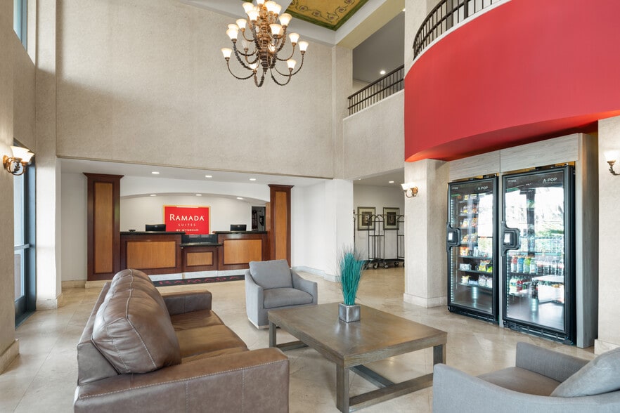 More Photos Of 631 Camino del Rio S, San Diego Hotel For Sale