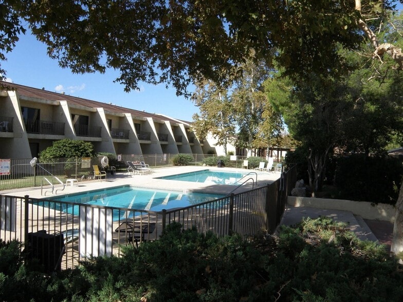 More Photos Of 14818 Clubhouse Dr, Helendale Hotel For Sale