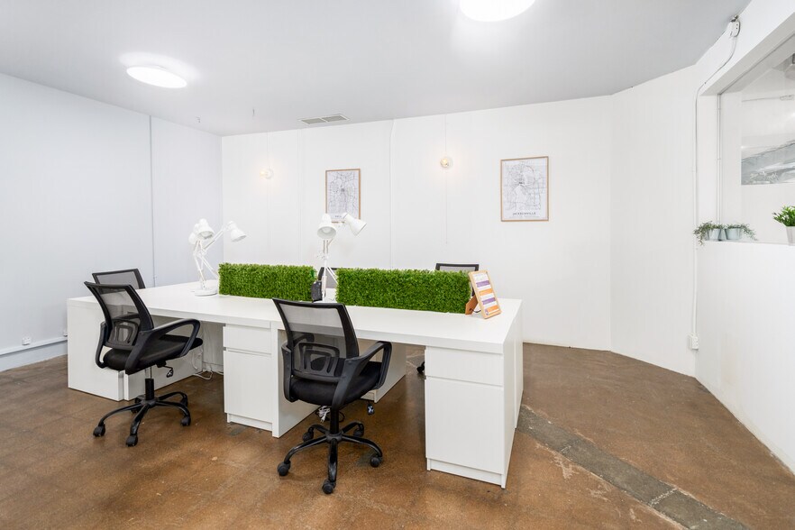 More Photos Of 880 Rue Roy E, Montréal Office For Lease