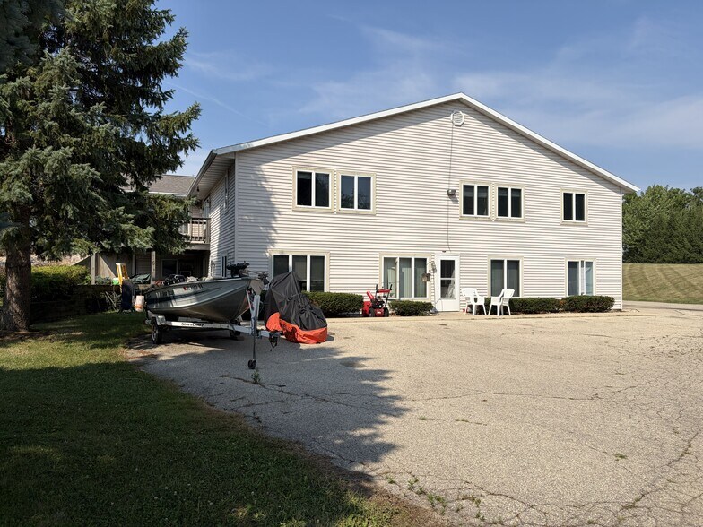 More Photos Of 209 Forest St, Fox Lake Assisted Living For Lease