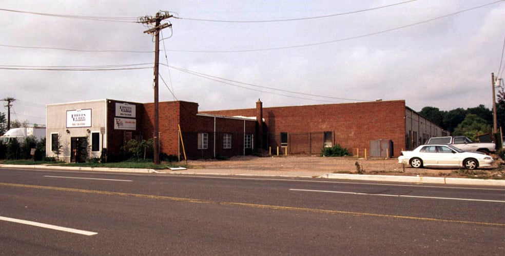 Primary Photo Of 375 Blair Rd, Woodbridge Light Manufacturing For Sale
