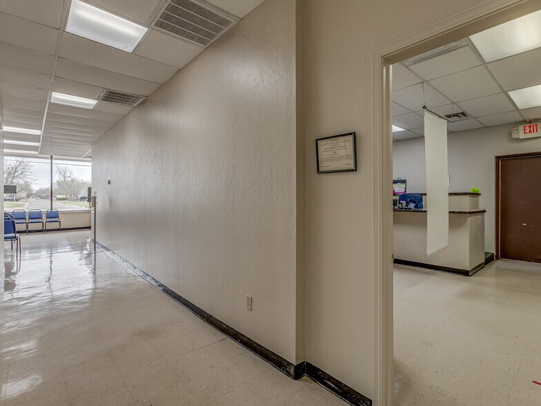 More Photos Of 430 N Berry Rd, Norman Medical For Sale
