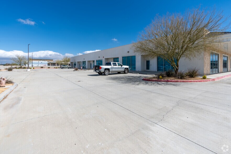 More Photos Of 42455 10th St W, Lancaster Office For Lease