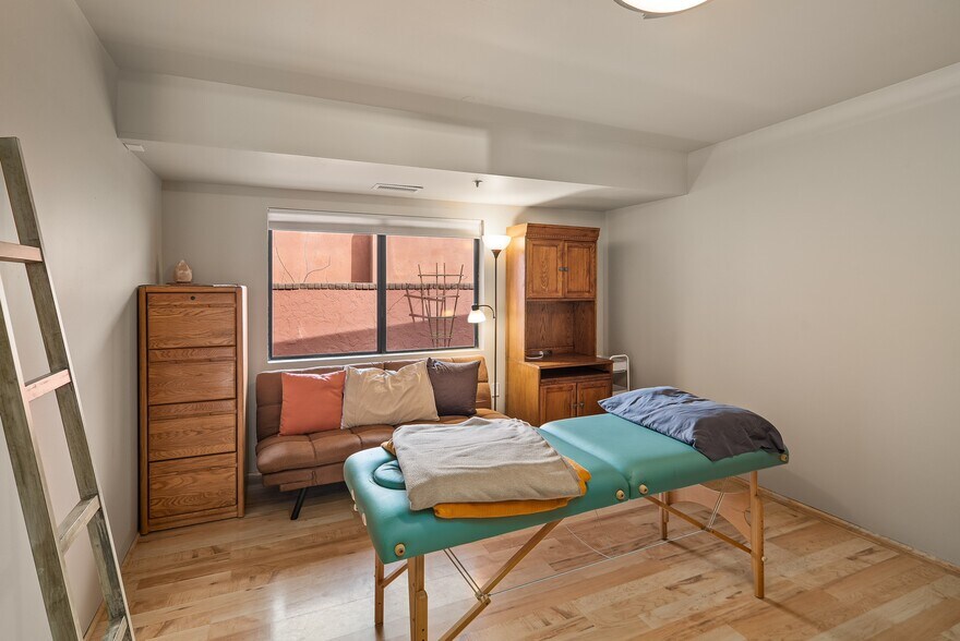 More Photos Of 45 Birch Blvd, Sedona Medical For Lease