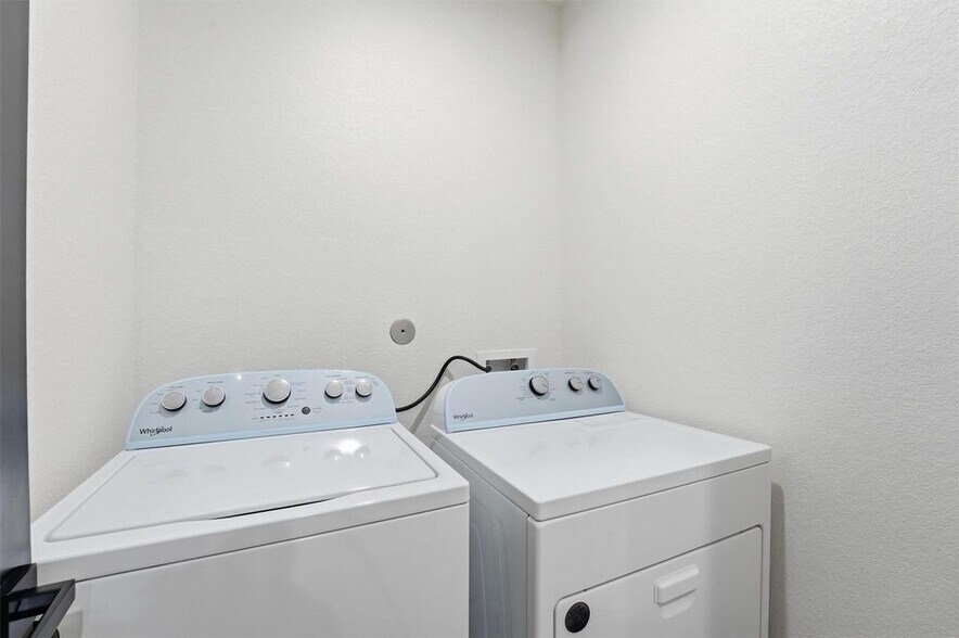 More Photos Of 7908 Brandon St, Houston Multifamily For Sale