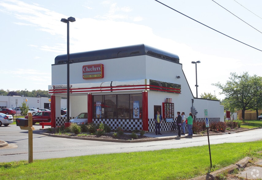 Primary Photo Of 554 E 8th St, Holland Fast Food For Sale