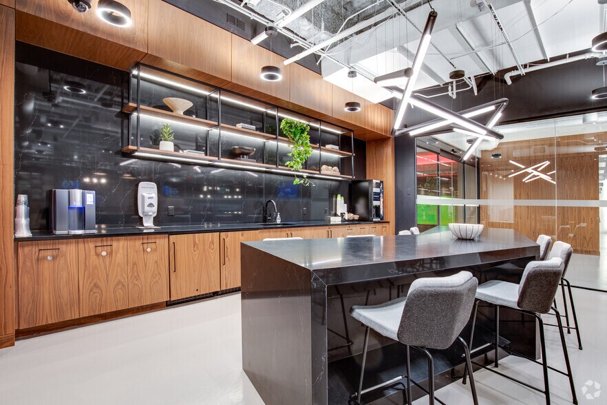 More Photos Of 45 S 7th St, Minneapolis Office For Lease