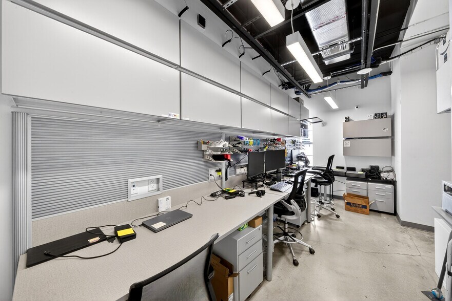 More Photos Of 7630 Biscayne Blvd, Miami Office For Lease