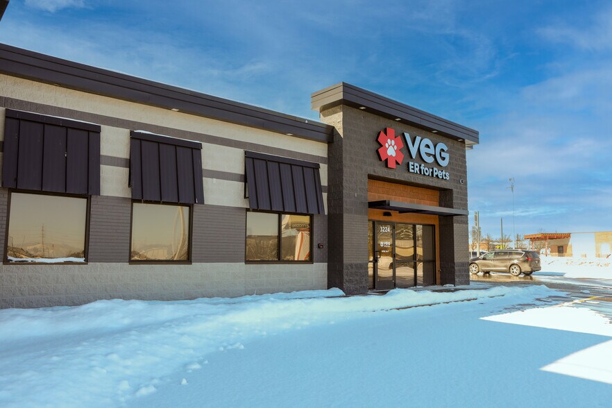 More Photos Of 3224 28th St SE, Grand Rapids Storefront For Sale