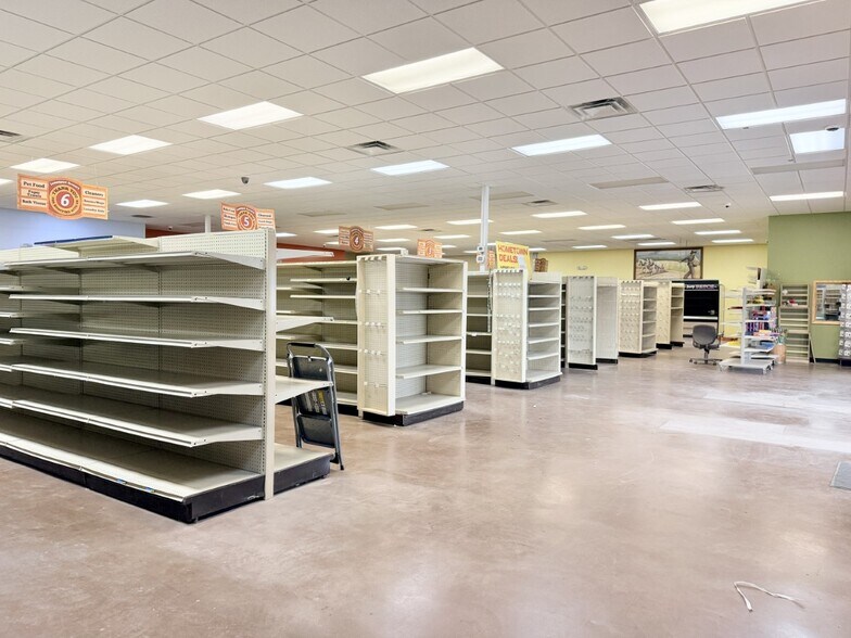 More Photos Of 302 S Broadway St, Jamesport General Retail For Sale