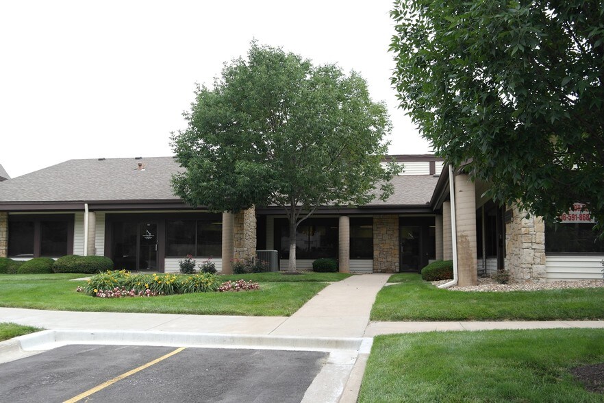 Primary Photo Of 7211 W 98th Ter, Overland Park Office For Lease