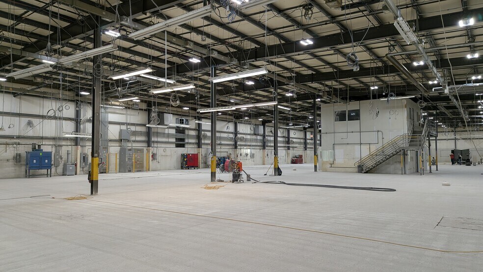 More Photos Of 2155 Traversefield Dr, Traverse City Manufacturing For Lease