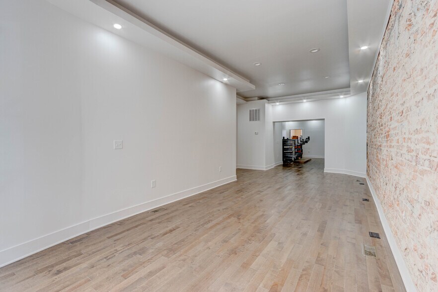 More Photos Of 833 N Howard St, Baltimore Storefront Retail Office For Lease