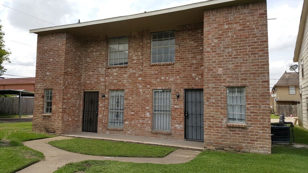 Primary Photo Of 12318 Ormandy St, Houston Apartments For Sale