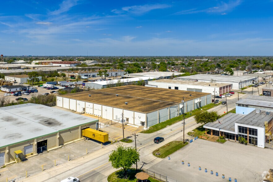More Photos Of 1230-1234 Kress St, Houston Warehouse For Lease