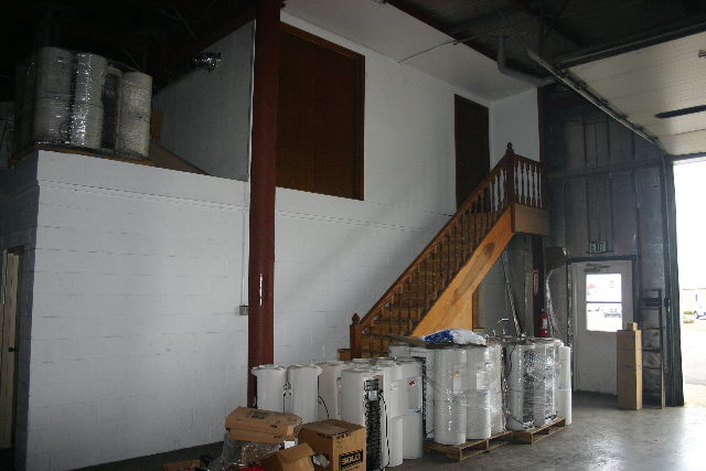 More Photos Of 695 Industrial Dr, Franklin Warehouse For Lease