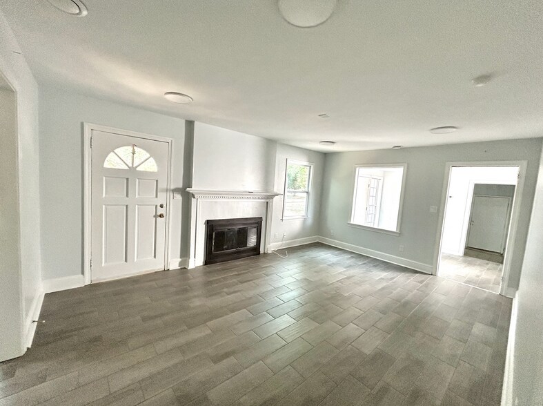 More Photos Of 3021 Walkup Ave, Monroe Flex For Lease