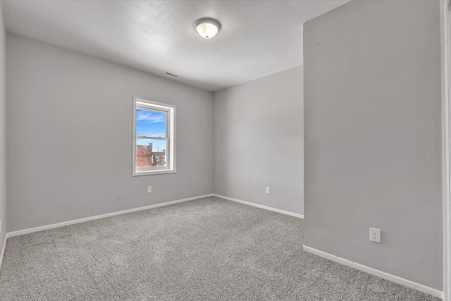 More Photos Of 1022 15th Ave, East Moline Multifamily For Sale