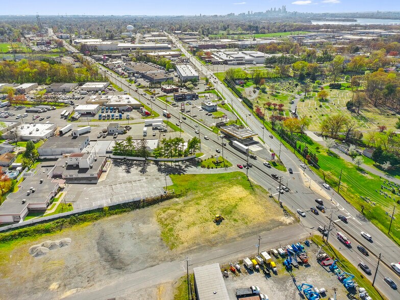 More Photos Of 7550 N Crescent Blvd, Pennsauken Land For Lease