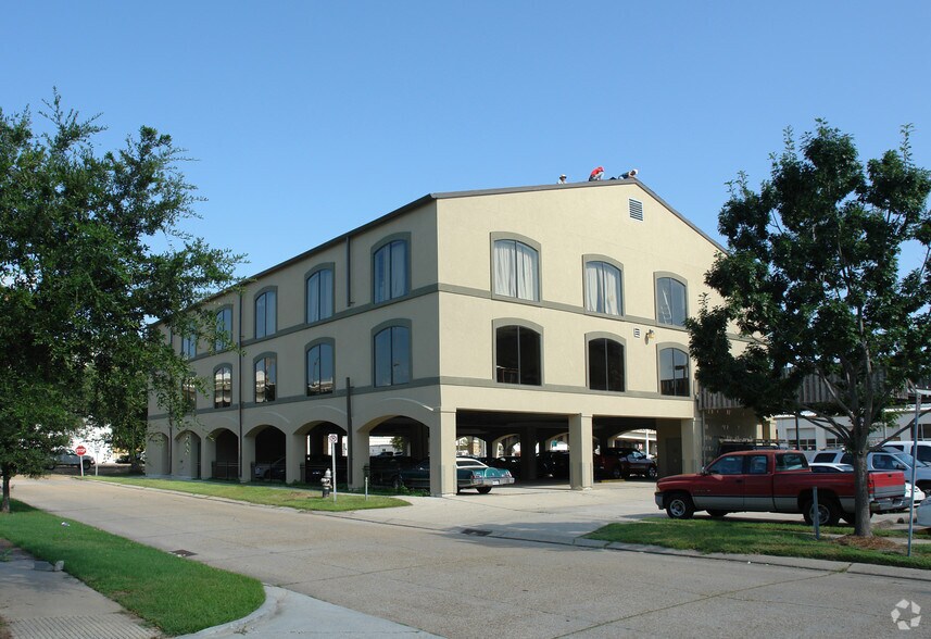 More Photos Of 2901 N Causeway Blvd, Metairie Office Residential For Sale
