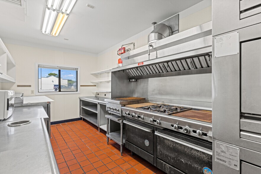 More Photos Of 1455 Oregon ave, Bandon General Retail For Sale