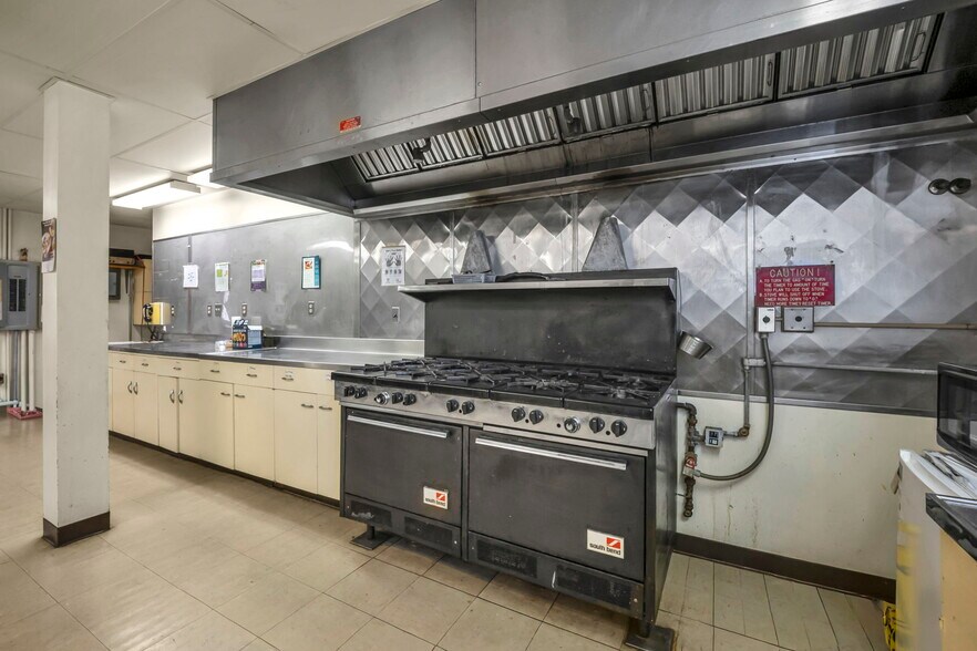 More Photos Of 15715 Libby Rd, Maple Heights General Retail For Sale