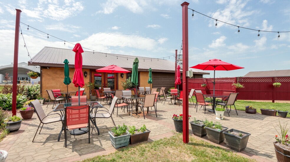 More Photos Of 1114 N Bluebird Rd, Eagle River Bar For Sale