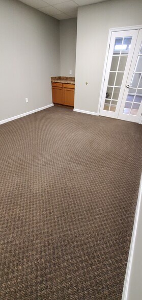 More Photos Of 6900 Houston Rd, Florence Office Residential For Lease