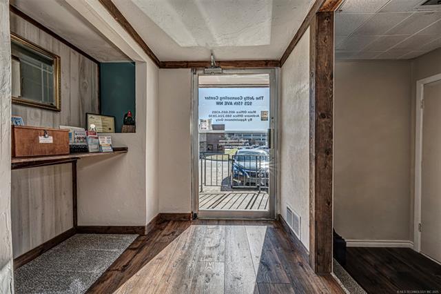 More Photos Of 925 15th Ave NW, Ardmore Medical For Sale