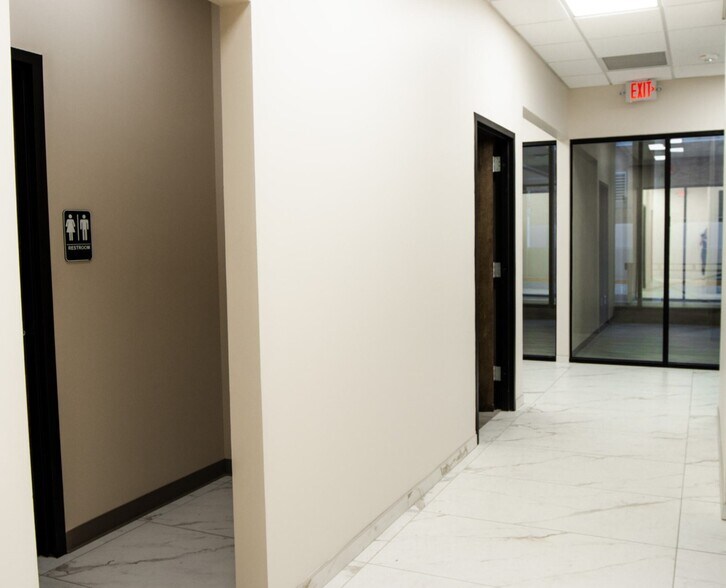 More Photos Of 320 Texas Ave, El Paso Office For Lease