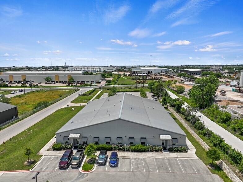 More Photos Of 2300 Picadilly Dr, Round Rock Office For Lease