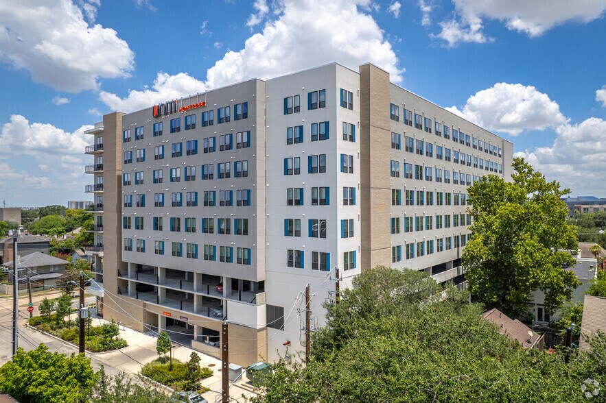 Primary Photo Of 713 Richmond Ave, Houston Apartments For Lease