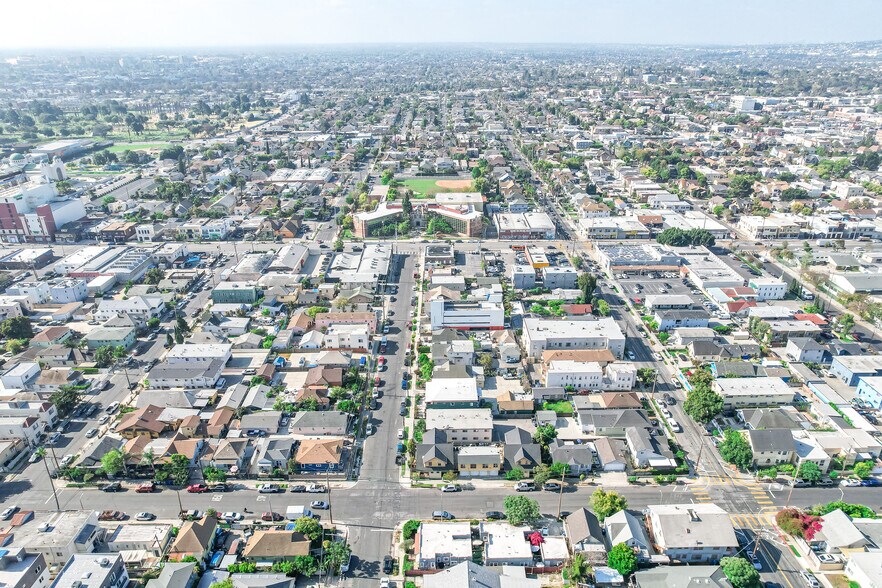 More Photos Of 1229 S Kingsley Dr, Los Angeles Apartments For Sale