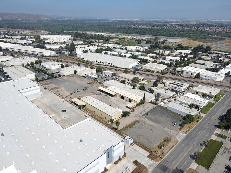 More Photos Of 260 N Smith Ave, Corona Contractor Storage Yard For Sale